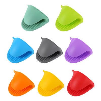 Buy Multi Color Kitchen Supplies Silicone Non Slip Glove Clip Suitable Baking Oven Resistant Silicone Heat-Resistant Gloves online manufacture