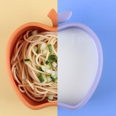 Food Grade Silicone Baby Suction Cup Feeding Bowl Apple Shaped Silicone Suction Cup Tableware Safe And Odorless